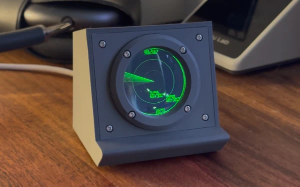 micro-radar：放在桌上的迷你航班雷达